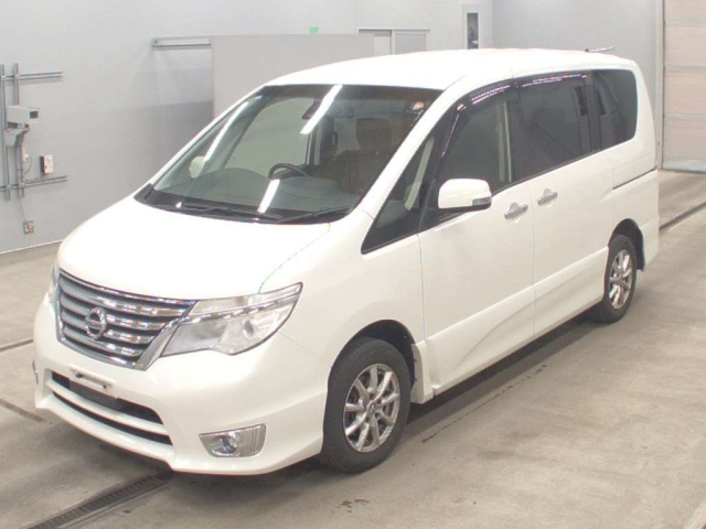 NISSAN SERENA — фото