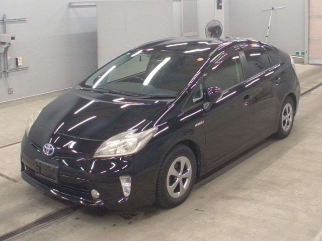 TOYOTA PRIUS — фото