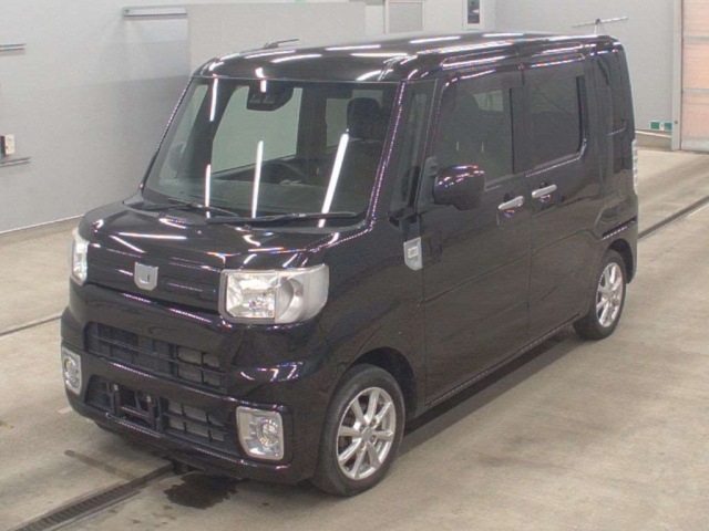 DAIHATSU WAKE — фото