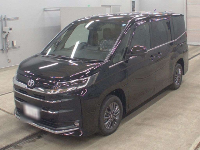 TOYOTA NOAH — фото
