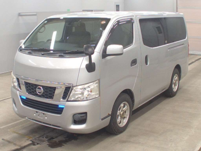 NISSAN CARAVAN — фото