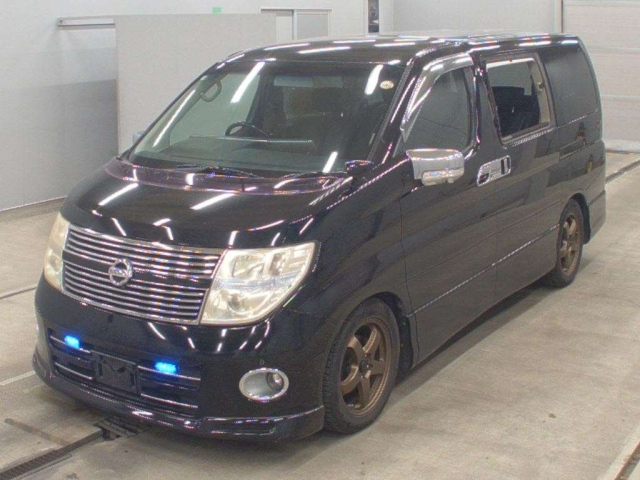 NISSAN ELGRAND — фото