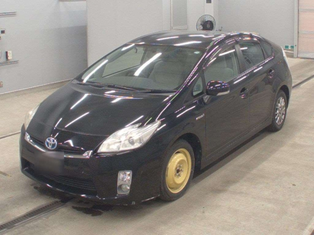 TOYOTA PRIUS — фото
