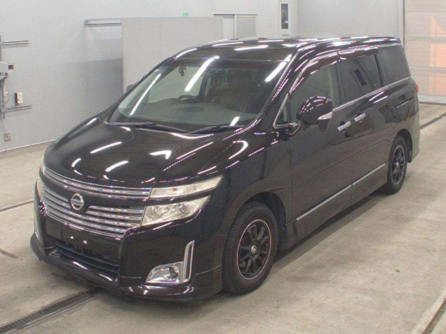 NISSAN ELGRAND — фото