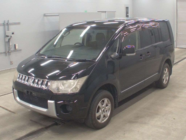 MITSUBISHI DELICA — фото