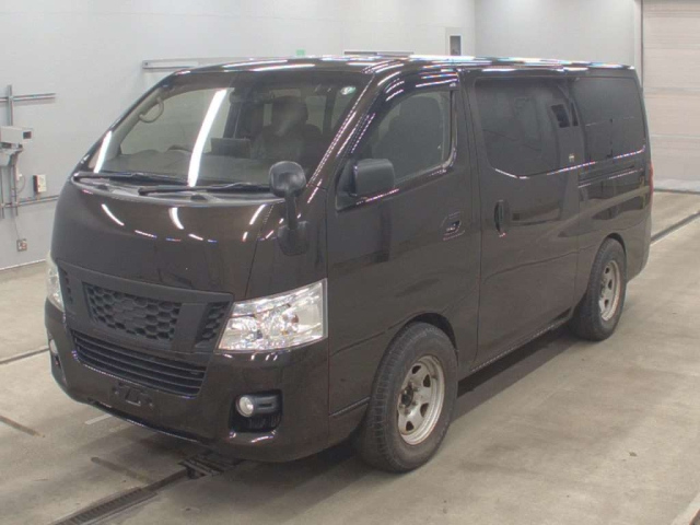 NISSAN CARAVAN — фото