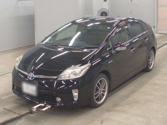TOYOTA PRIUS — фото