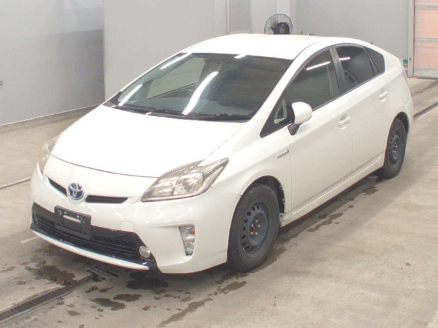 TOYOTA PRIUS — фото