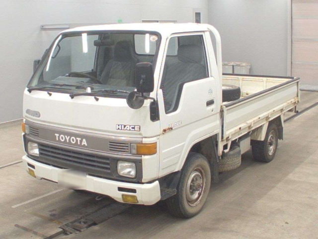 TOYOTA HIACE — фото