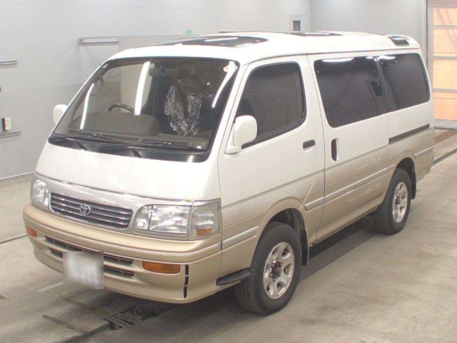 TOYOTA HIACE — фото