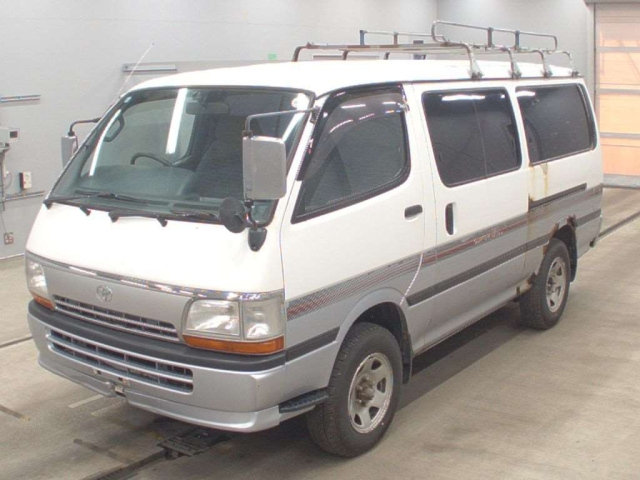 TOYOTA HIACE — фото