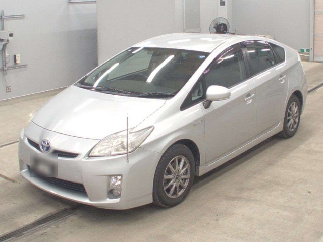 TOYOTA PRIUS — фото