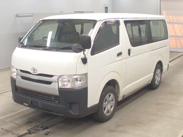 TOYOTA REGIUS — фото