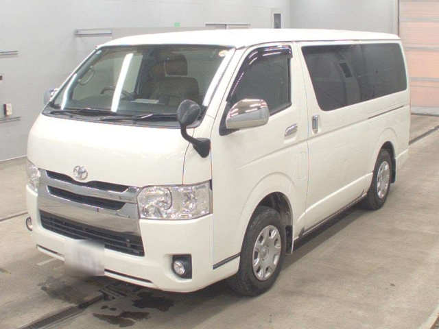 TOYOTA HIACE — фото