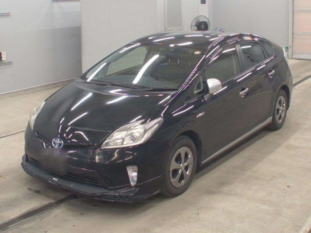 TOYOTA PRIUS — фото