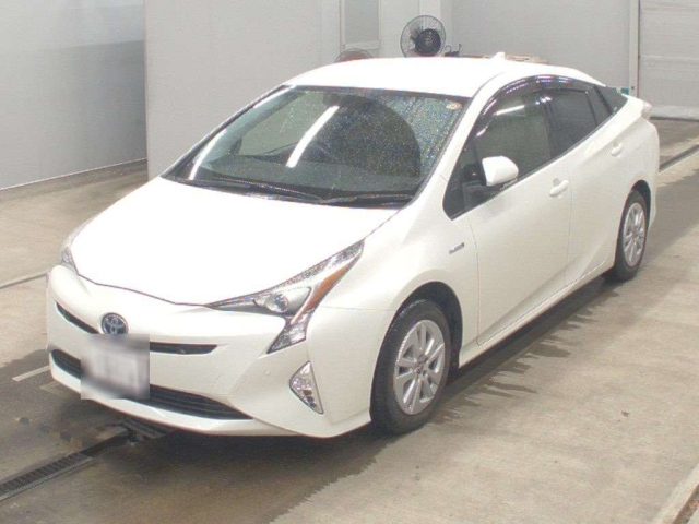TOYOTA PRIUS — фото