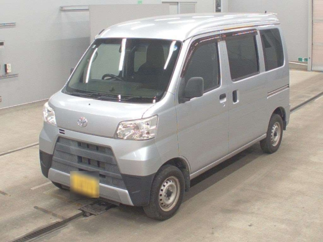 TOYOTA PIXIS — фото