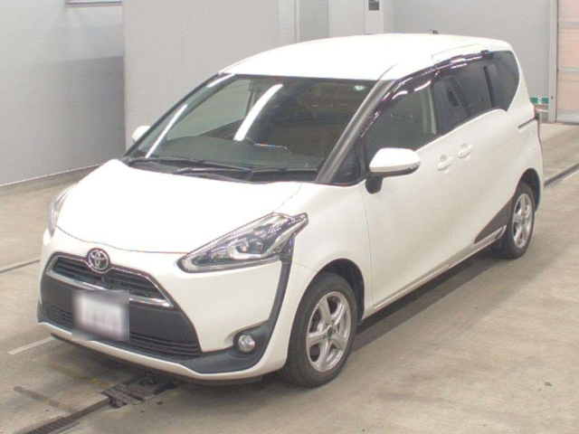 TOYOTA SIENTA — фото