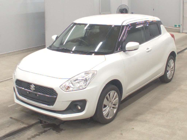 SUZUKI SWIFT — фото