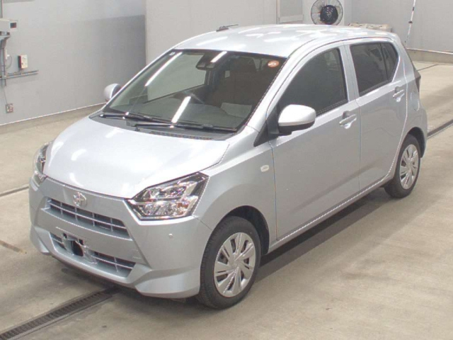 TOYOTA PIXIS — фото