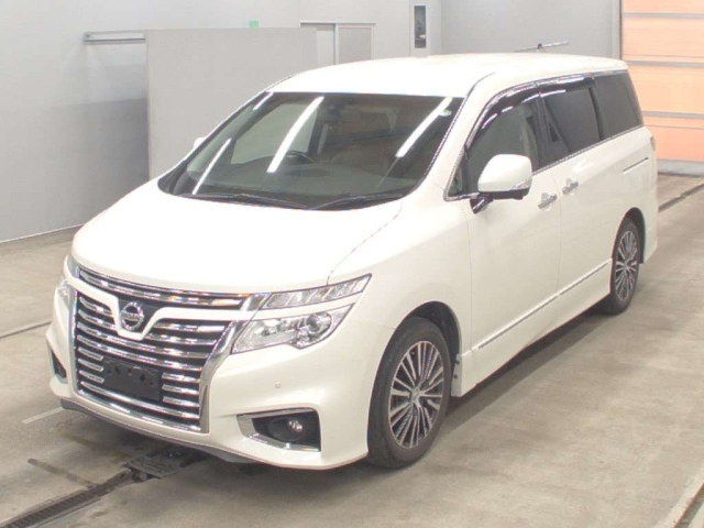 NISSAN ELGRAND — фото