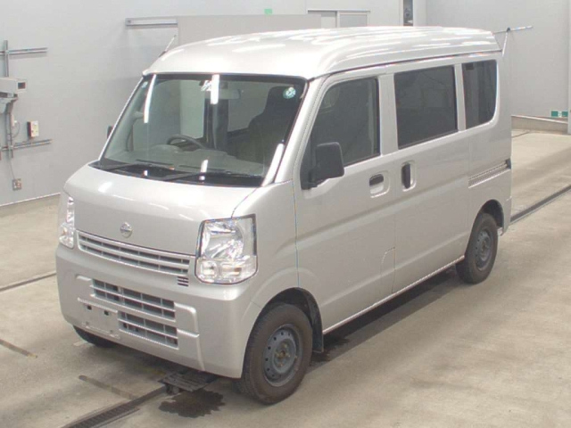 NISSAN CLIPPER — фото