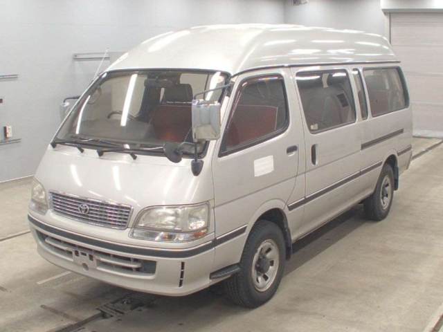 TOYOTA HIACE — фото