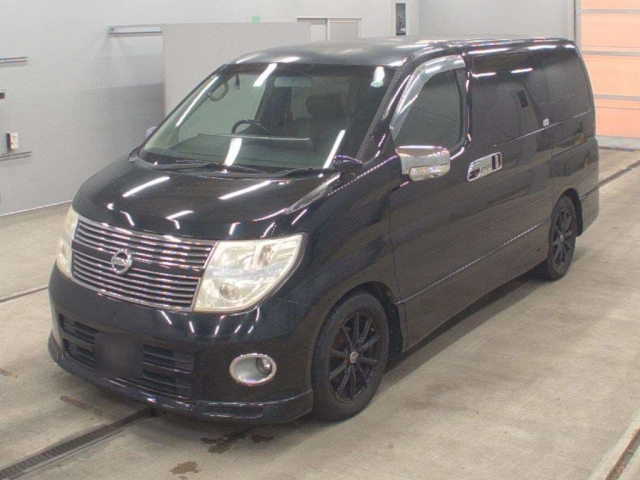 NISSAN ELGRAND — фото