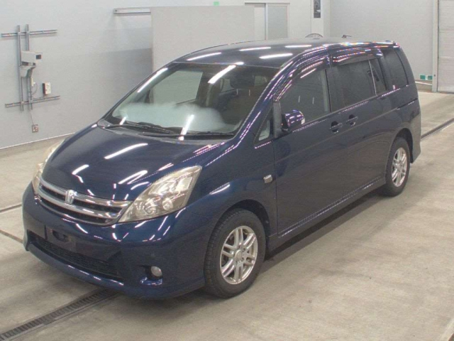 TOYOTA ISIS — фото