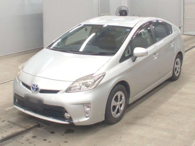 TOYOTA PRIUS — фото