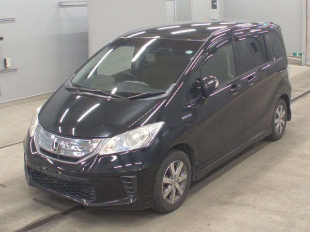 HONDA FREED — фото