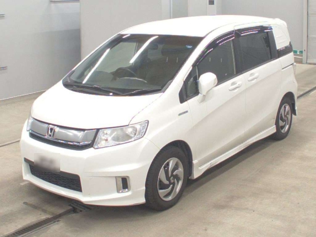 HONDA FREED — фото