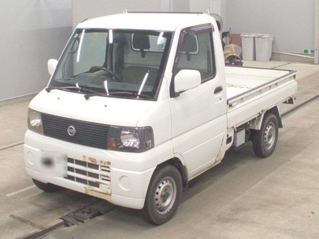 NISSAN CLIPPER — фото