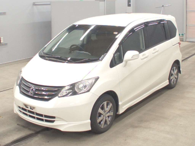 HONDA FREED — фото