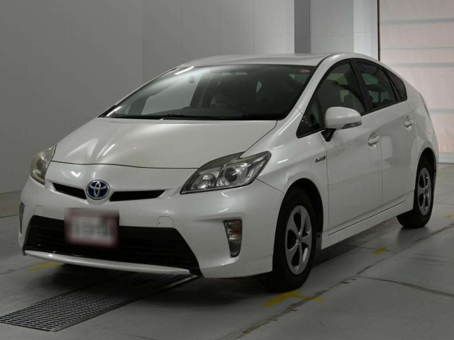 TOYOTA PRIUS — фото