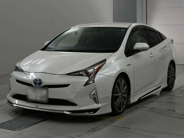 TOYOTA PRIUS — фото