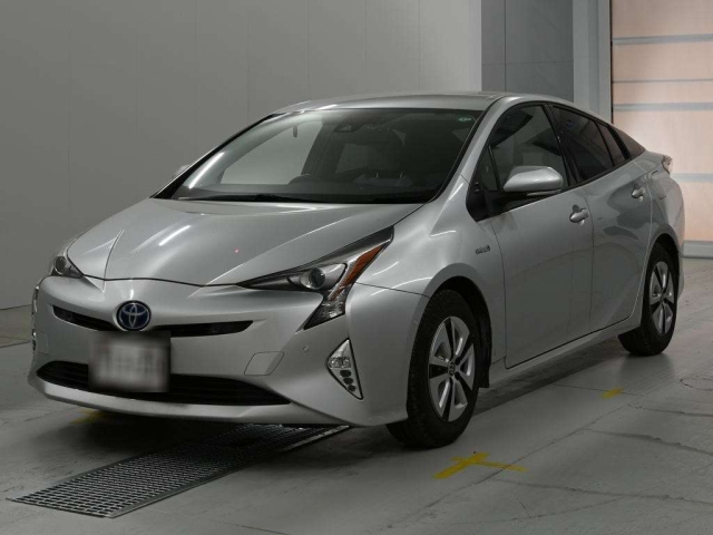 TOYOTA PRIUS — фото