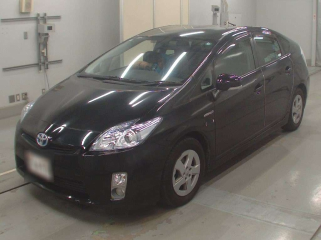 TOYOTA PRIUS — фото