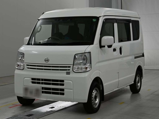 NISSAN CLIPPER — фото