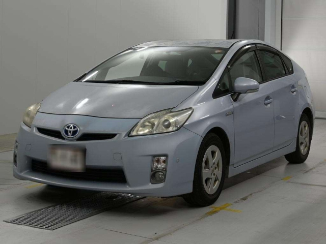 TOYOTA PRIUS — фото