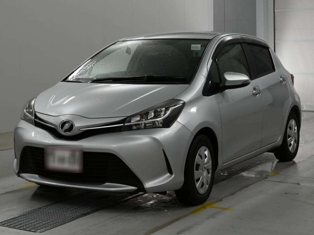 TOYOTA VITZ — фото