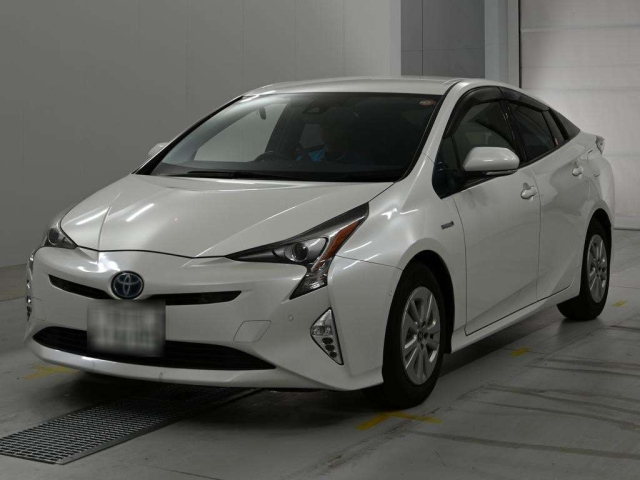 TOYOTA PRIUS — фото