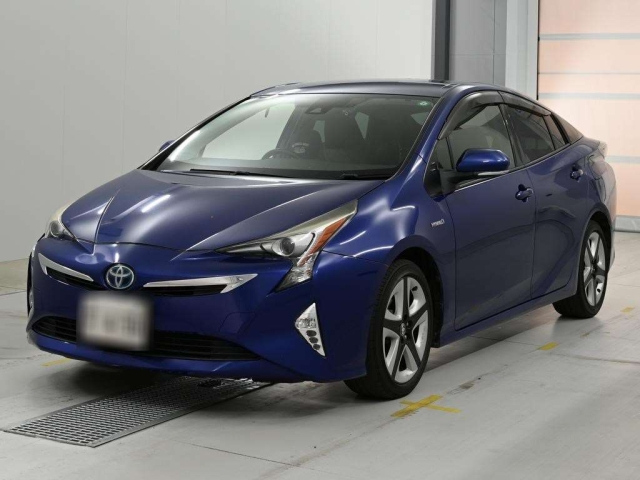 TOYOTA PRIUS — фото