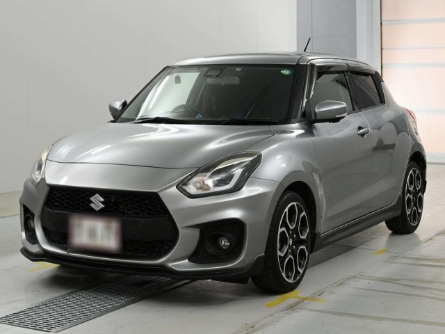 SUZUKI SWIFT — фото