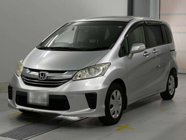HONDA FREED — фото