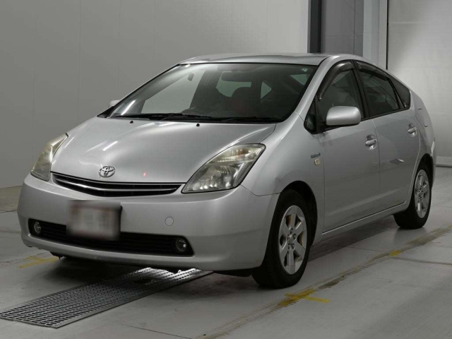 TOYOTA PRIUS — фото