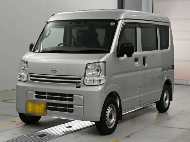 NISSAN CLIPPER — фото