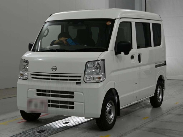 NISSAN CLIPPER — фото