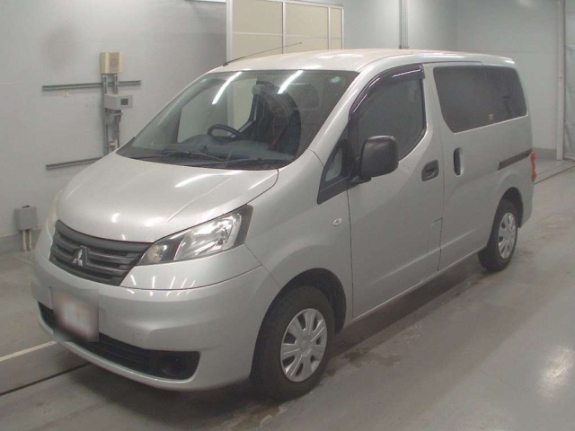 MITSUBISHI DELICA — фото