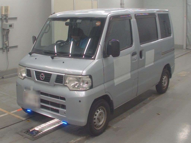 NISSAN CLIPPER — фото